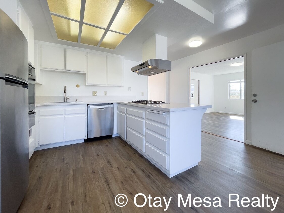 Foto principal - Spacious 3BR Home with Garden Beds & Pet-F...