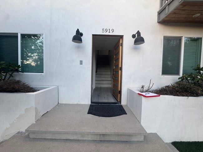 Foto del edificio - 5919 Dauphin Ave