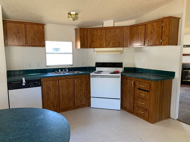 Building Photo - Fountain Village MHP
