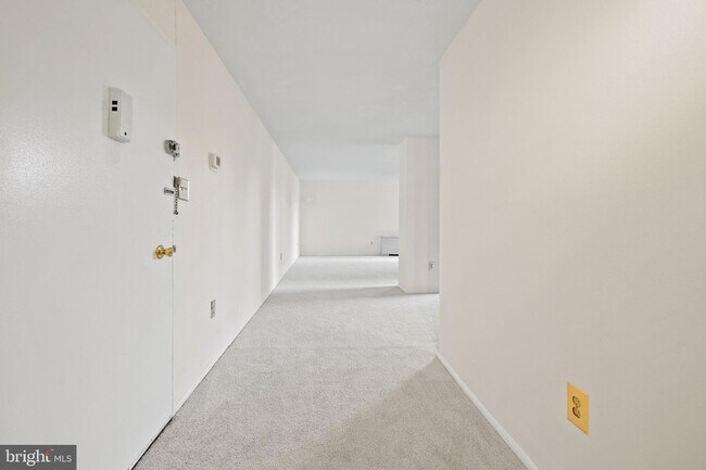 Foto del edificio - 4600 S Four Mile Run Dr