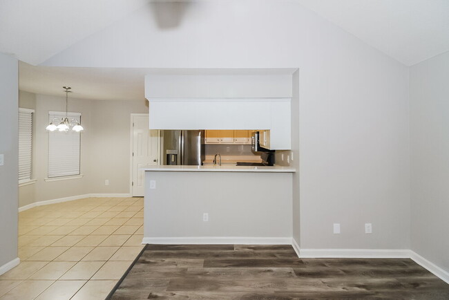 Building Photo - 9301 Charly Hill Ln