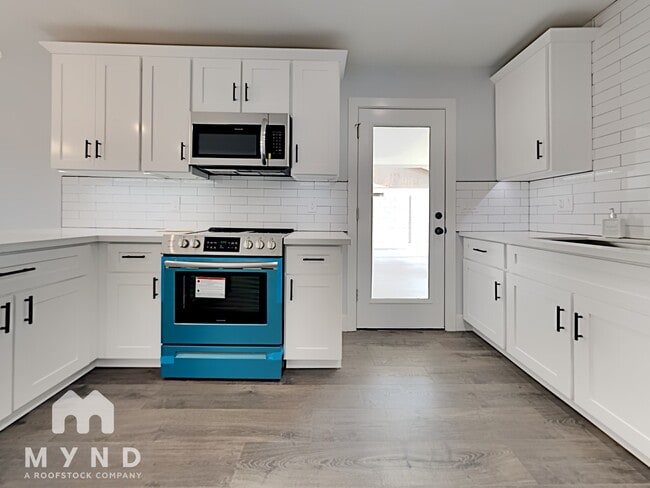 Building Photo - 2528 E Hermosa Dr