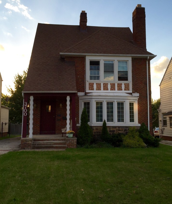 3700 Strathavon Rd, Shaker Heights, OH 44120 Apartments in Shaker