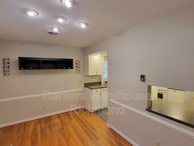 Building Photo - 8139 N Mayfield Ln