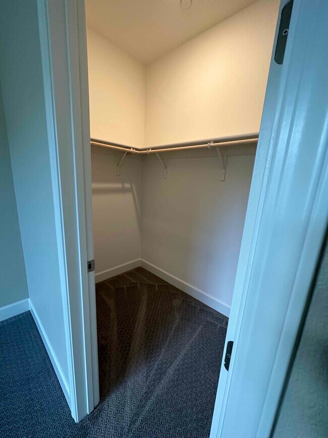 Foto del edificio - 415 Industrial Pky