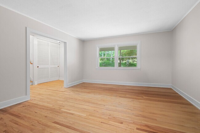 Building Photo - Nestled in Colonial Heights Neighborhood C...