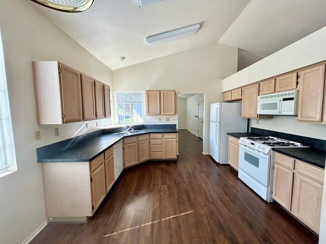 Foto del edificio - 1779 Birch Ct