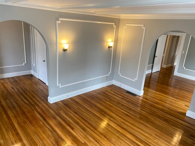 Foto del edificio - 132 Lakeview Ave