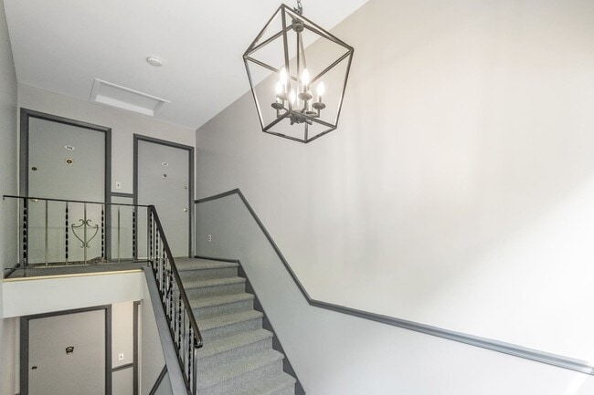 Building Photo - Parkside