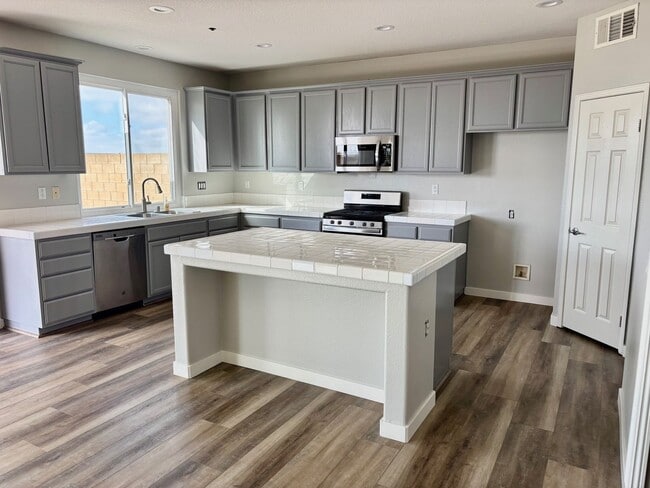 Building Photo - 14661 Bison Ln