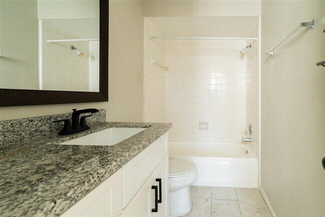 Foto del edificio - 16434 Concord Falls Ln