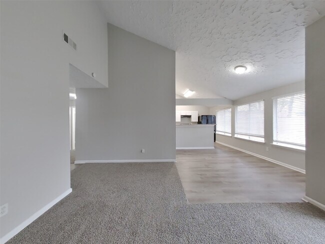 Foto del edificio - 10919 Almond Grove