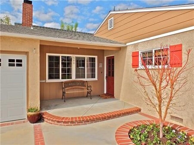 Photo - 680 N Cambridge St House