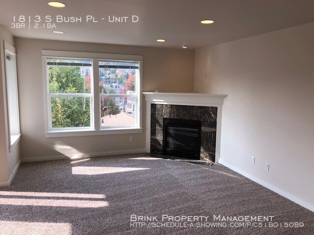 Building Photo - 1813 S Bush Pl