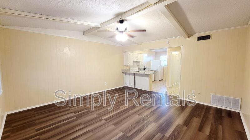 Foto principal - 400 Bill Bradford Rd