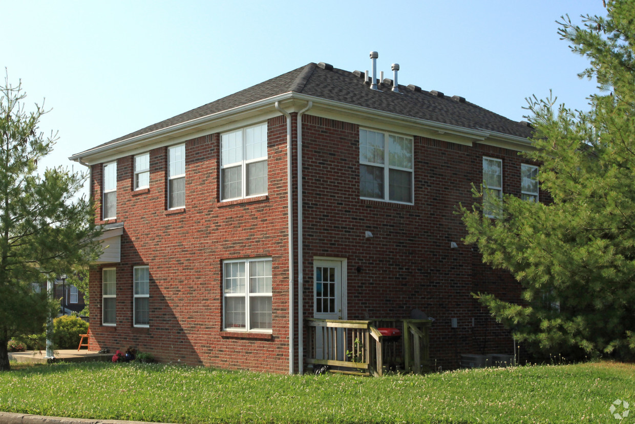 Building Photo - Marian Village Apartments