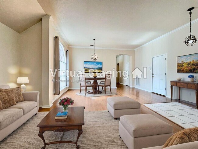 Foto del edificio - 1725 Dapplegrey Ln