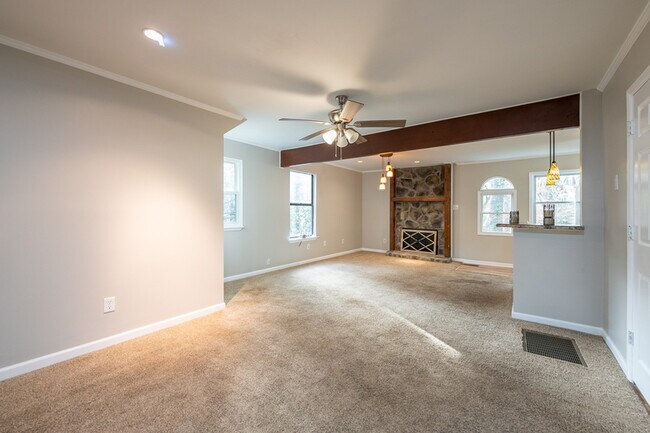 Building Photo - 1350 Overlook Cove SE