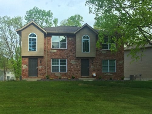 Primary Photo - 1499 Village Circle Dr