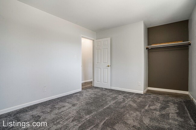Building Photo - 3 br, 2 bath House - 709 Zion Dr