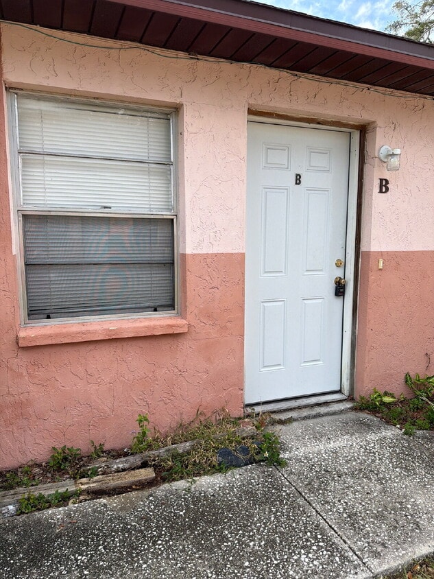 Primary Photo - 1 bedroom 1 bath available in Auburndale