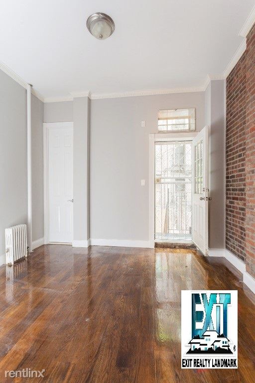 Foto del edificio - 323 E 10th St