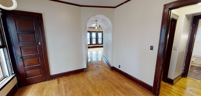 Foto del edificio - 515 W Washington Ave