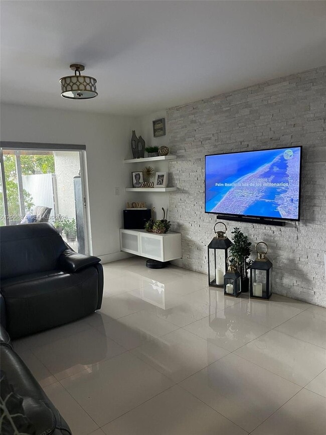 Foto del edificio - 1155 NW 123rd Ct