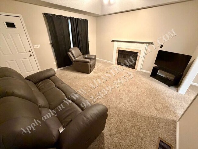 Foto del edificio - Beautiful Ranch Home in Park Hill School District-Available NOW!