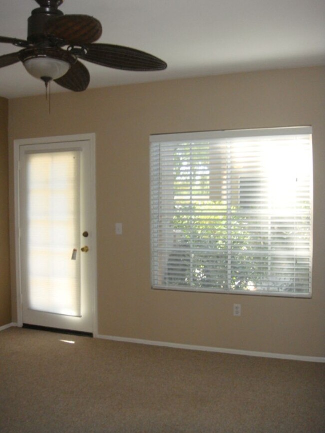 Foto del edificio - NICE 1 BDRM 1 BATH DOWNSTAIRS CONDO FOR LE...