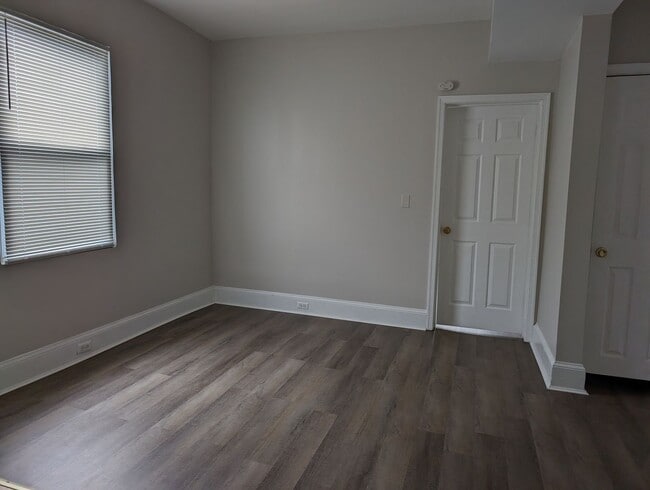 Building Photo - 2227 Linden Ave