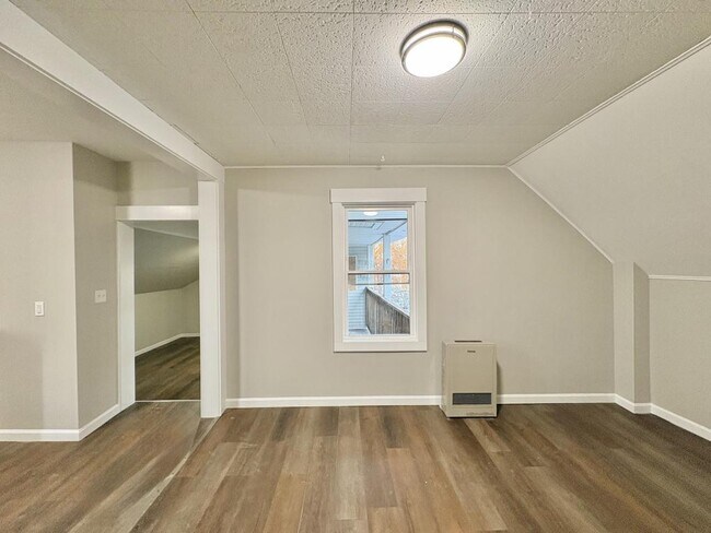 Building Photo - 28 Bartlett St