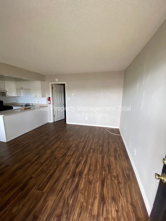 Foto del edificio - 5667 Brickell Rd