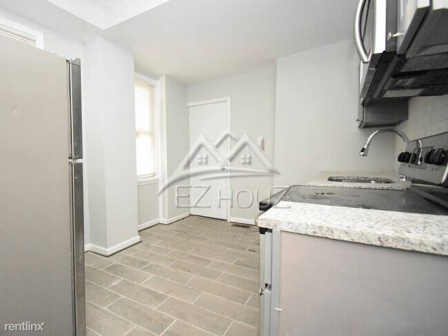 Building Photo - 2 br, 1 bath House - 1426 East Oliver Street