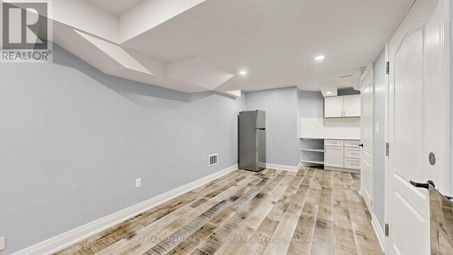 Photo du bâtiment - 186 Wainscot Ave