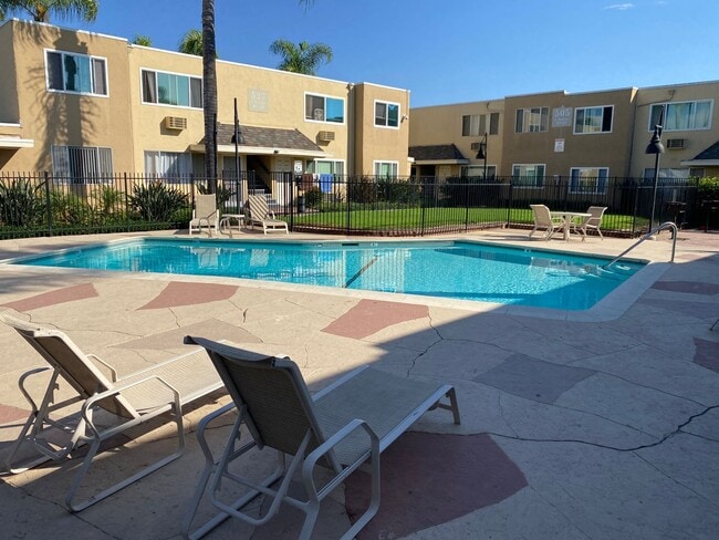 Building Photo - Madison Ballantyne 2 Bedroom Apartment