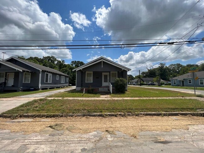 Building Photo - 2781 Sabine Pass Ave