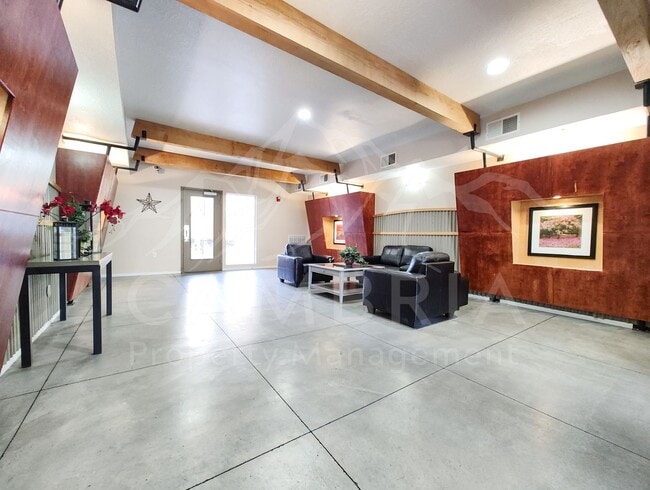 Building Photo - 4340 S Highland Dr