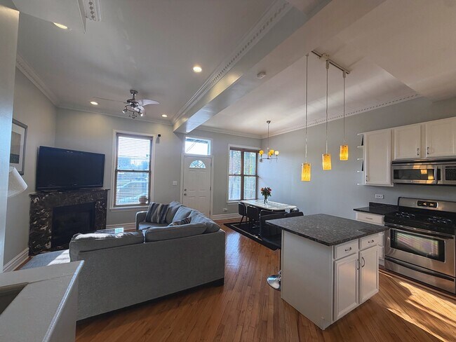 Foto del edificio - 4852 S Prairie Ave