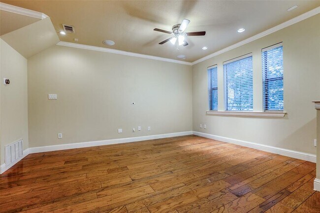 Foto del edificio - 3108 Carmel St
