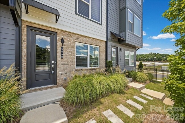 Foto del edificio - 5640 Kingspan Dr