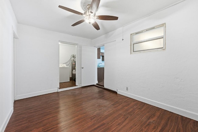 Building Photo - 1008 W Powhatan Ave