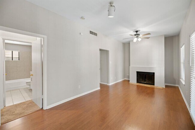 Foto del edificio - 712 Graham Pl
