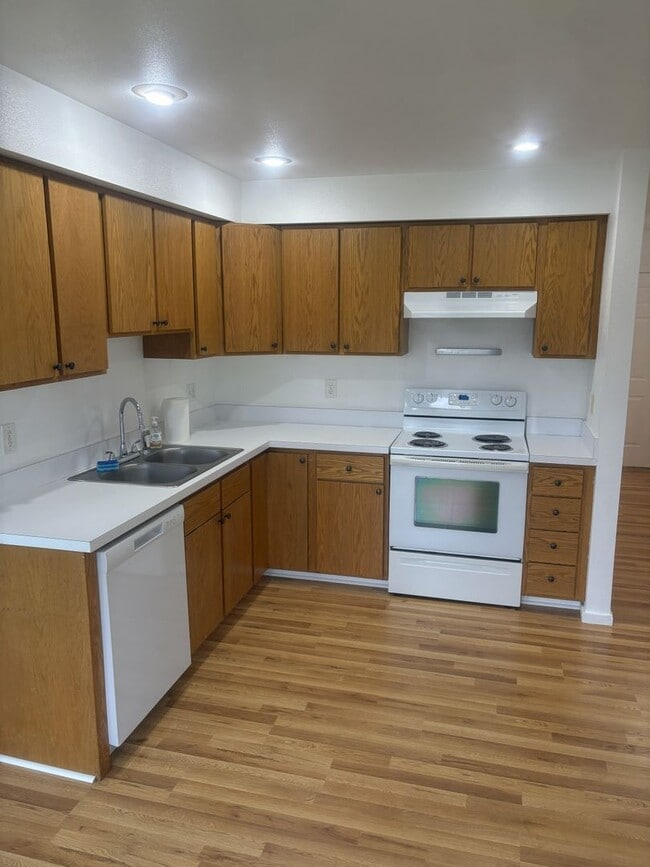 Photo - Three Bedroom Duplex House