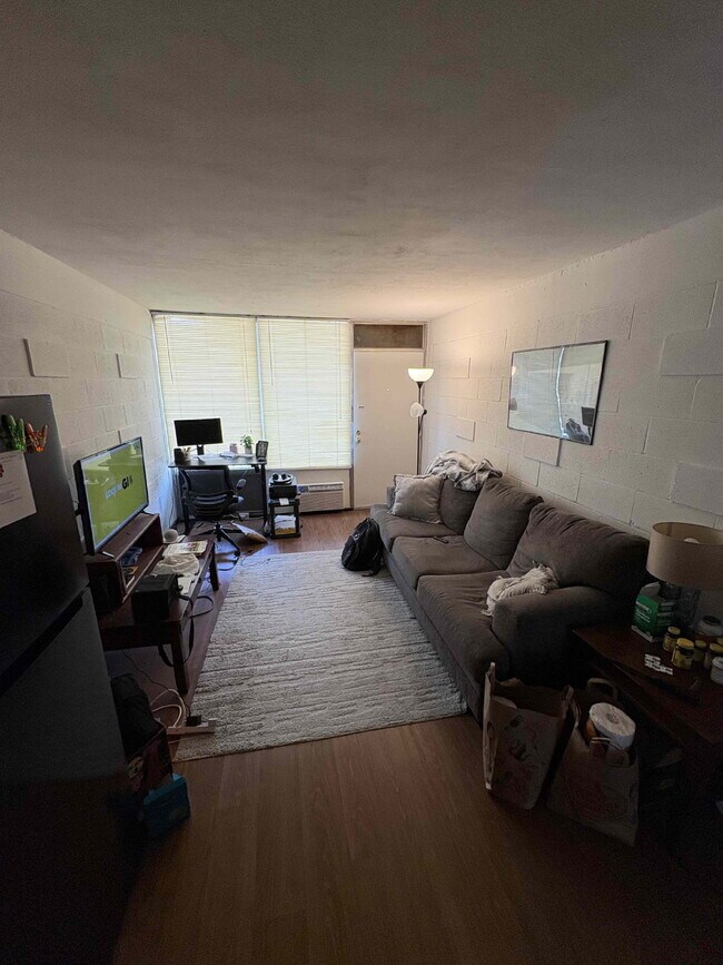 Foto del edificio - 1 bed 1 bath apartment for rent!