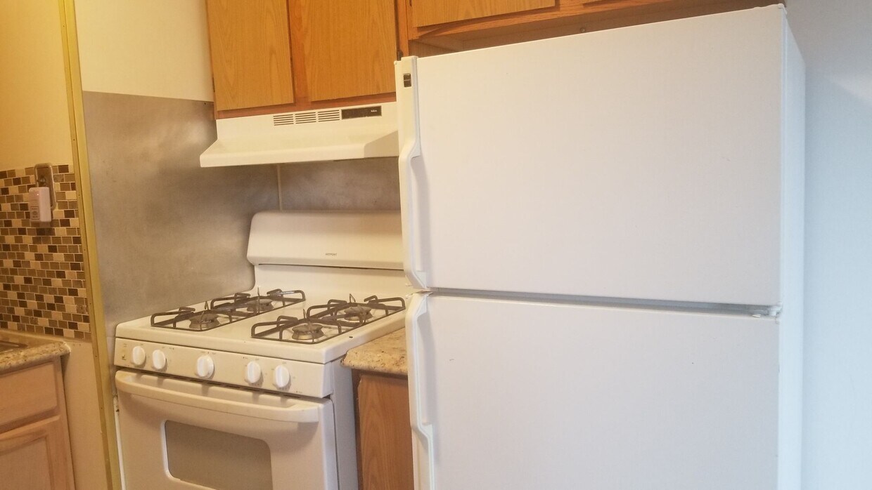 Primary Photo - AMAZING 2Bd/1Ba in CHESTNUT HILL!!!