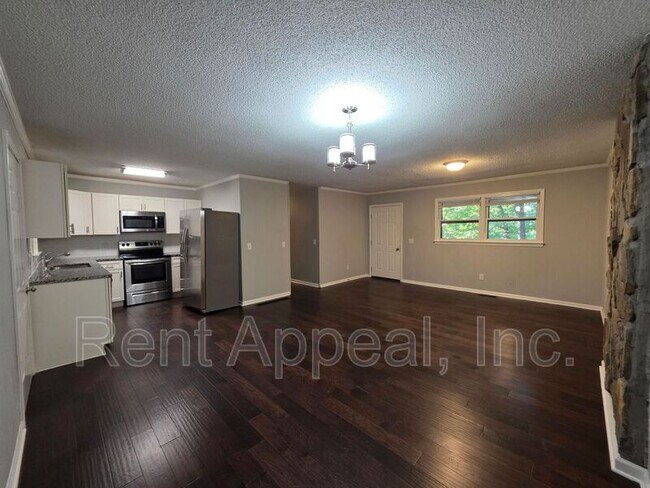 Building Photo - 3734 Smithtown Rd