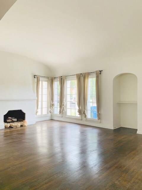 Foto del edificio - 129 Laurel N Ave