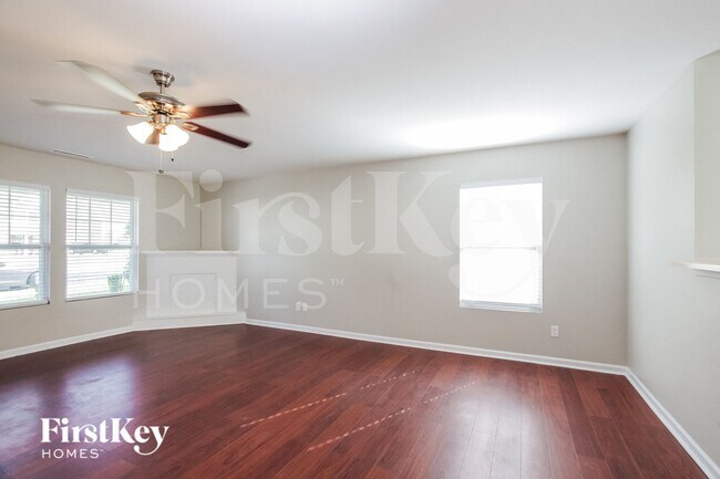 Foto del edificio - 1425 Logan Patrick Court