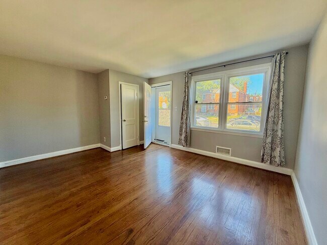 Photo - 4427 Eldone Rd House